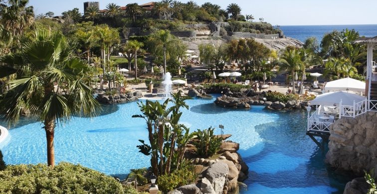 bahia del duque pools